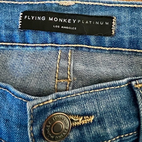 Flying Monkey Lightly Distressed Skinny Jean - Size 25 (Fits like a 29) - Picture 9 of 11